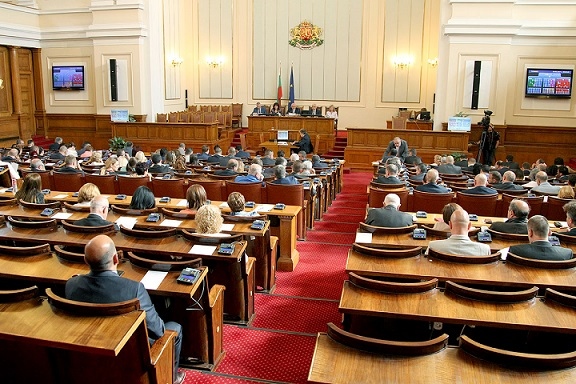 Родителите с болничен за деца до 12 години под карантина