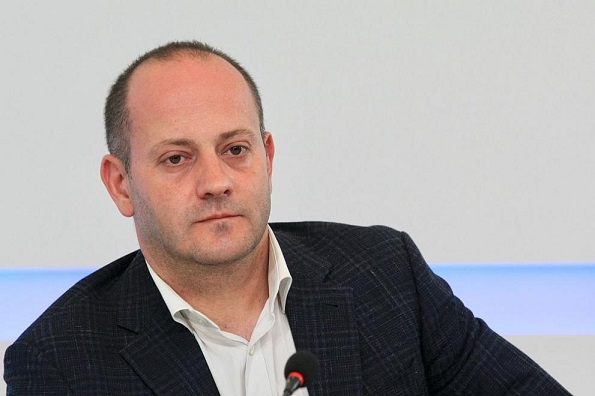 Пипнаха сина на евродепутата Радан Кънев с марихуана