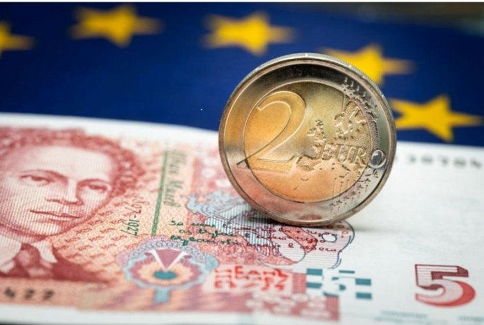 Банки и каси на БНБ работят извънрено заради € (СПИСЪК)