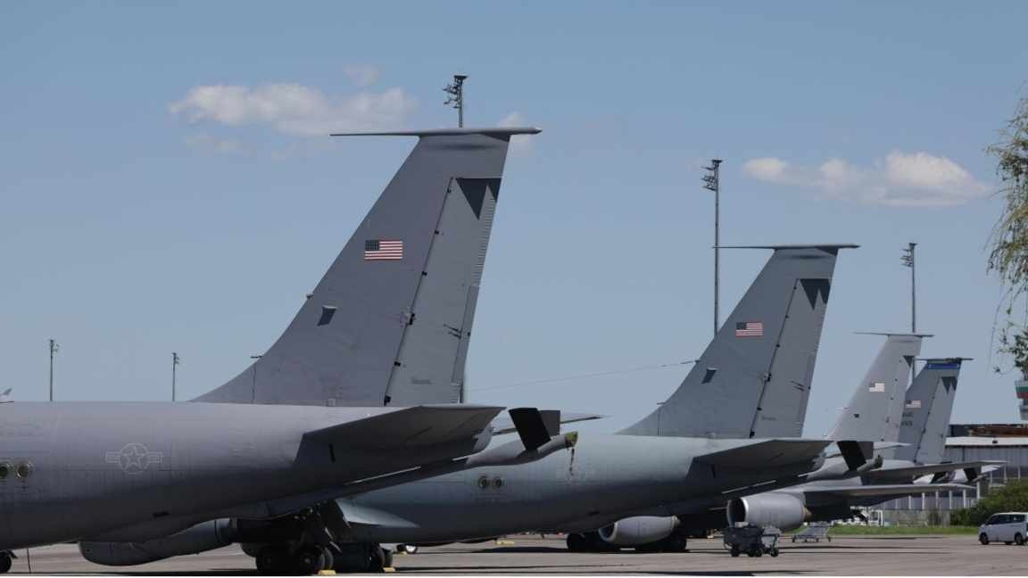 Иран с остро предупреждение заради US самолетите в България